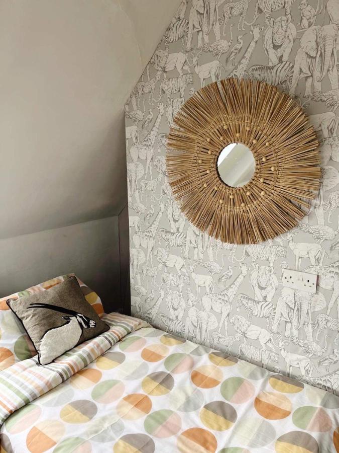 4 Bed Loft Apartment Overlooking Historic Town تروبريدج المظهر الخارجي الصورة